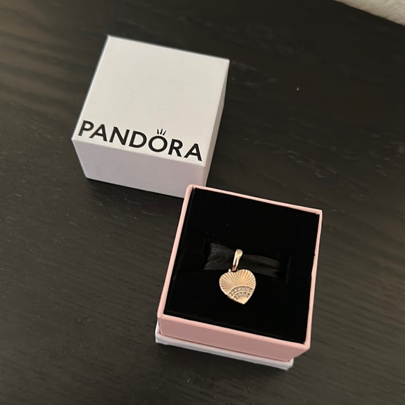 PANDORA Rose Heart Fan Charm (Retired) - Picture 2 of 3
